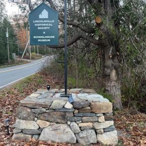 The Lincolnville Historical Society, 33 Beach Road. (Photo by Diane O’Brien) LHS sign