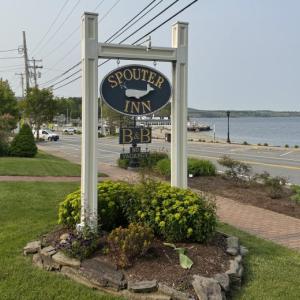 Spouter Inn