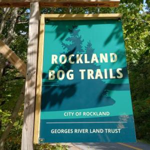 sign at a Rockland Bog trailhead location