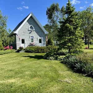 Building next to a cemetery