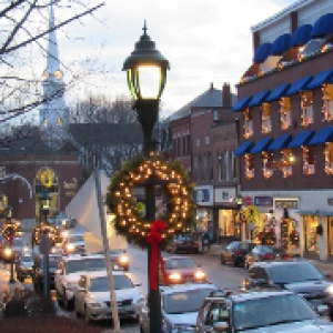 Sponsorship Provides Beautiful Holiday Wreaths