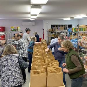 meal kit assembly line