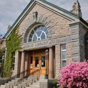 front door of Rockland Public Library