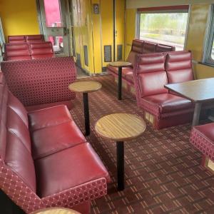rail car lounge