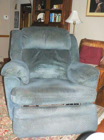 FREE RECLINER, GOOD COND. (Yarmouth)
