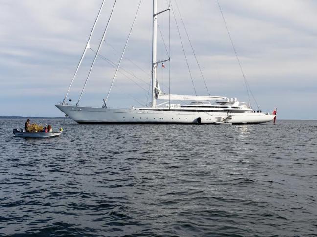 largest single sail yacht